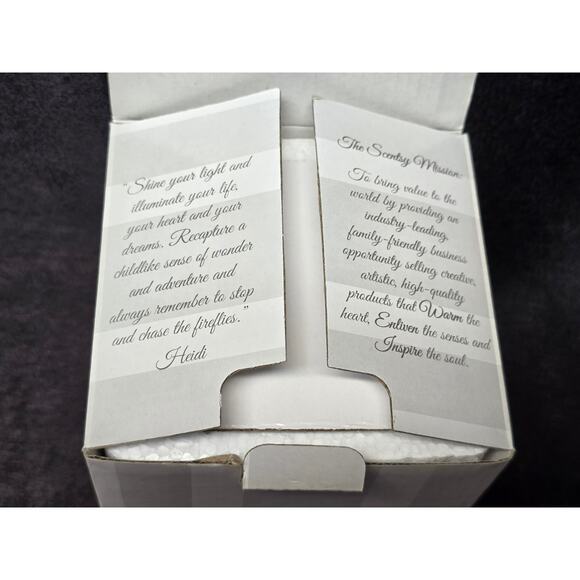 Authentic Scentsy Blue Watercolor Electric Wax Warmer w Berry & Strawberry Melts - Picture 11 of 12